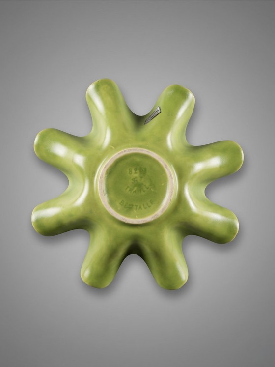 Image 1 of Bol/centro de mesa de cerámica verde anís y negro, Saint-Clément – ​​modelo 8218 – B. Letalle – década de 1950