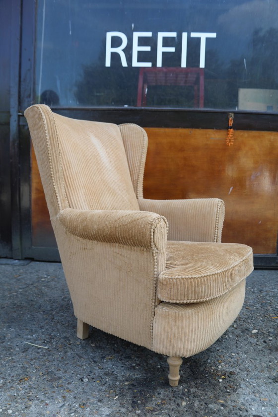Image 1 of Fauteuil d'oreille confortable. Entièrement restauré avec une côte de chameau.