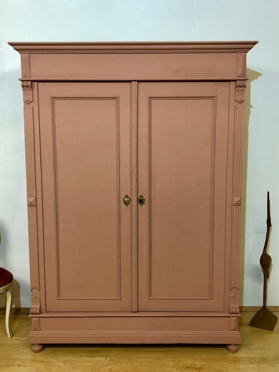 Image 1 of Traumhafter Gründerzeit Kleiderschrank um 1880 à Altrosa
