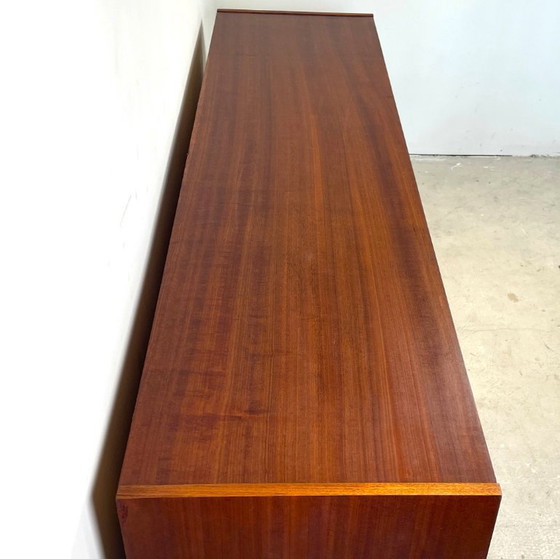 Image 1 of Buffet en acajou de style scandinave