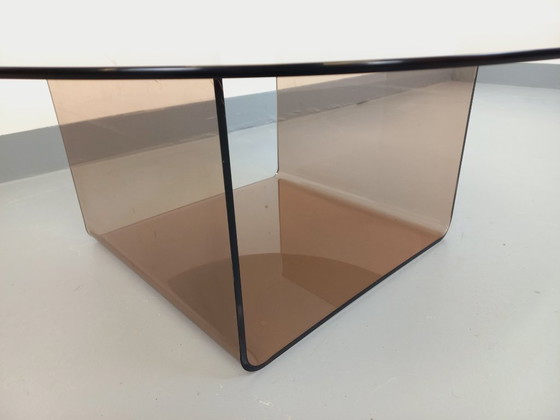 Image 1 of Vintage round coffee table in glass and plexiglass, Space Age style from the 1970s