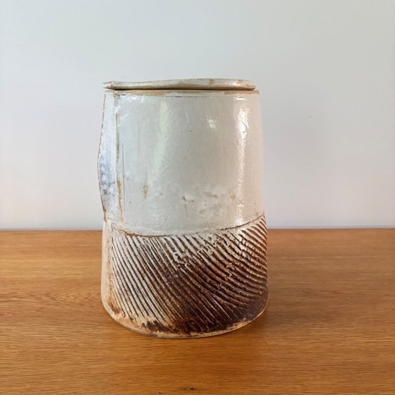 Image 1 of Jarrón o maceta grande y singular con tapa, obra de Petri Voet, década de 1990.