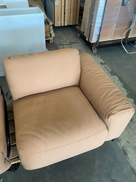 Image 1 of Set of 2 Kuka Home Motorized Recliners with Battery Packs – New Condition