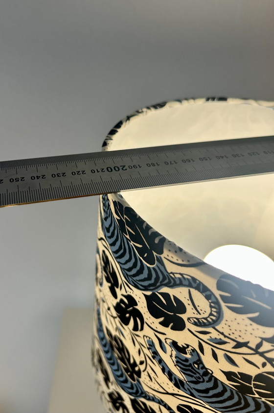 Image 1 of Lampe de table sans fil avec abat-jour en tissu à motif tigre japonais