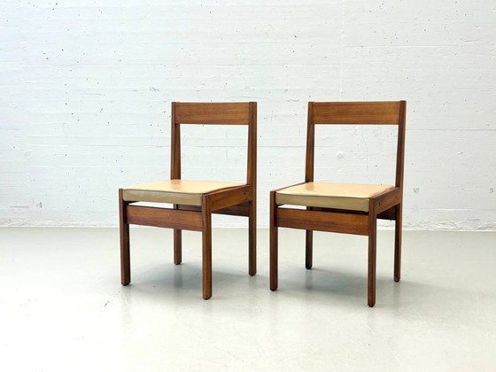 Image 1 of Set aus 8 Skandinavische Esszimmerstühle aus Nussbaum und Leder, 1960er/70er Jahre