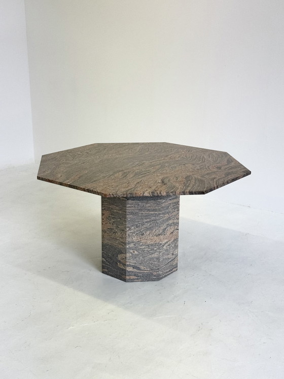 Image 1 of Table de salle à manger octogonale vintage en granit/ pierre naturelle