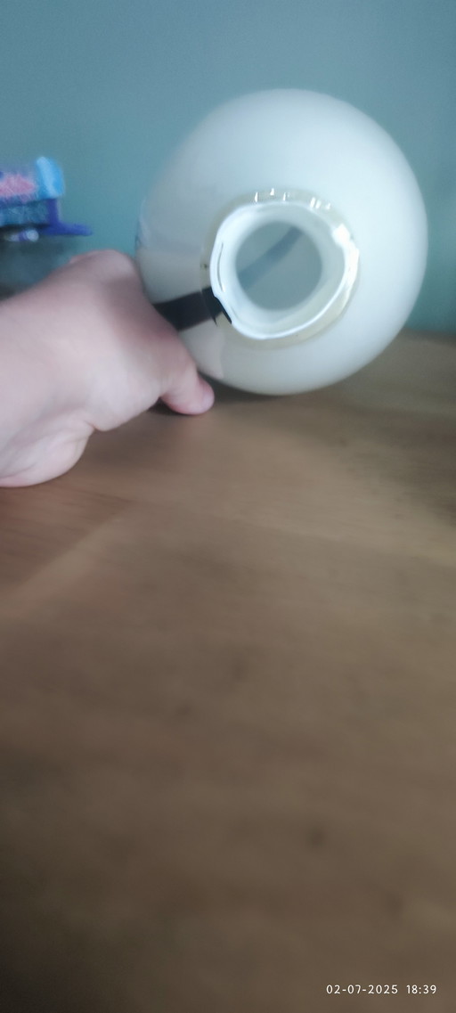 Mondgeblazen glazen witte vaas bruine streep jaren 70