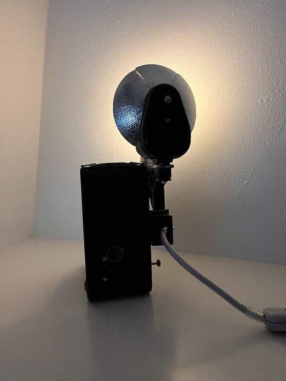 Image 1 of Lamp van balgcamera uit jaren veertig 