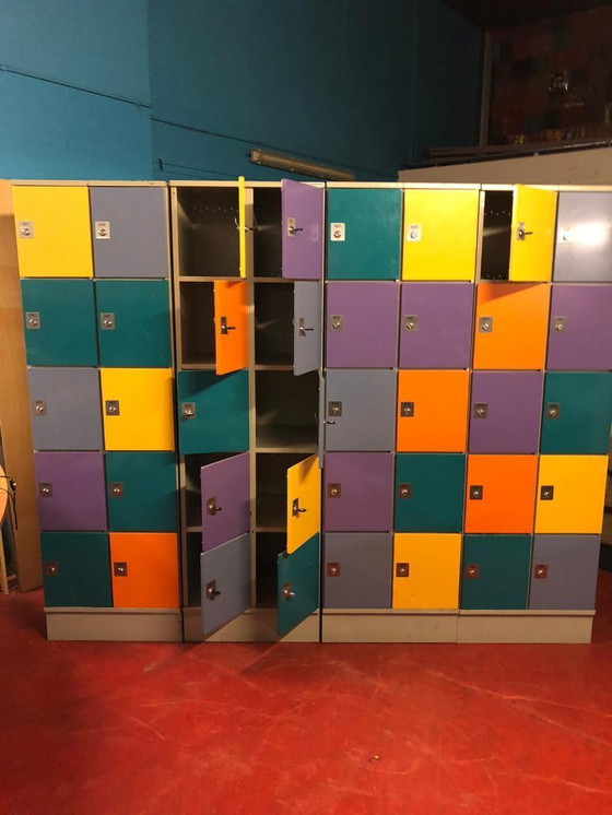 Image 1 of Beautiful locker cabinets, 4 pieces next to each other, 240 cm wide, including keys