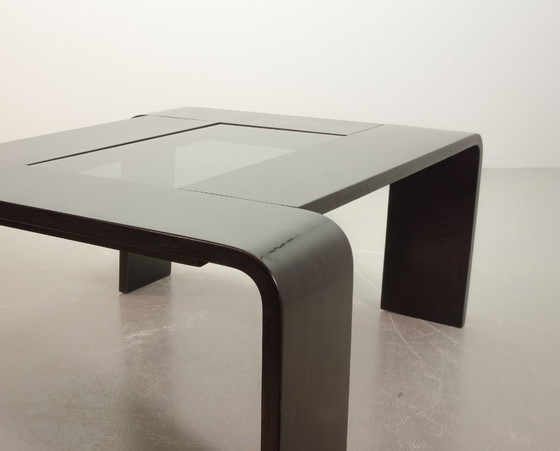 Image 1 of Mesa de centro rectangular de contrachapado lacado en negro estilo Ake Fribyter con panel de cristal ahumado, años 70.