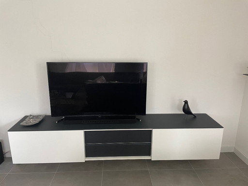TV-Element mit Glasablage, zwei Einlegeböden