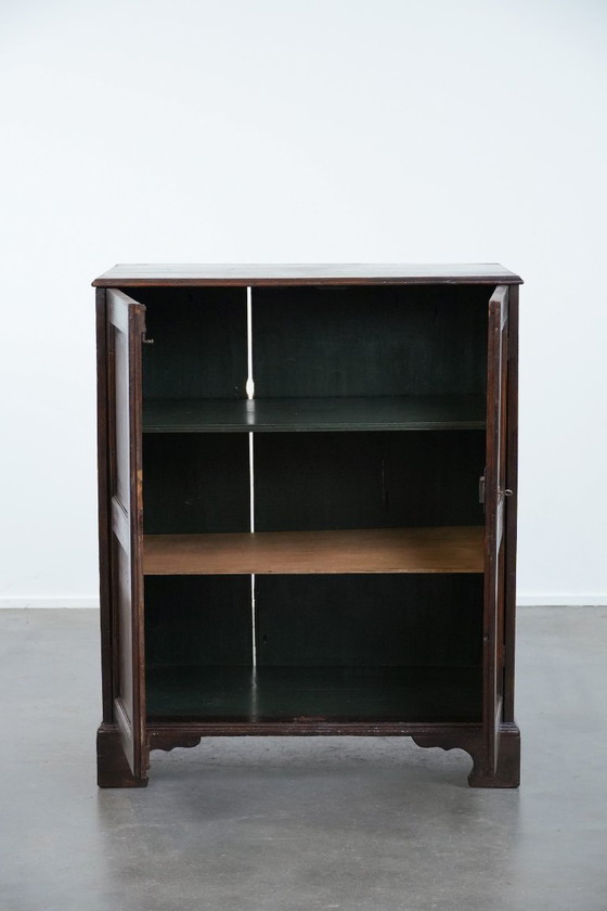 Image 1 of Antico mobile/cassettiera inglese in rovere dei primi anni del XIX secolo