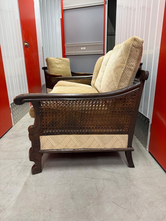 Image 1 of Bellissimo divano a 3 posti e poltrona in noce