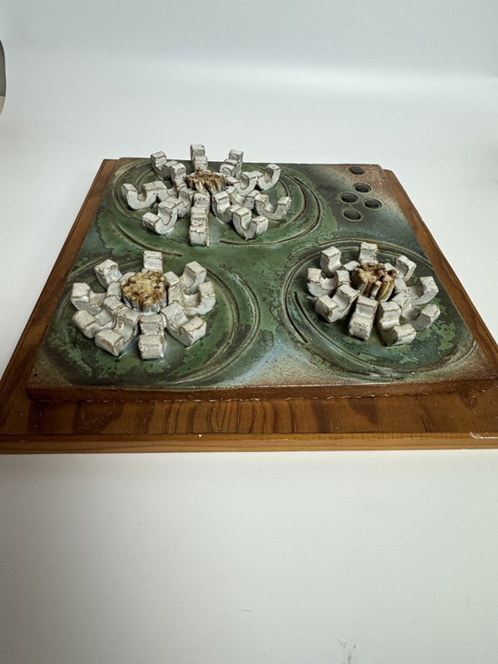 Image 1 of Piastrella da parete in ceramica vintage con tre fiori bianchi su pannello di legno, anni '60