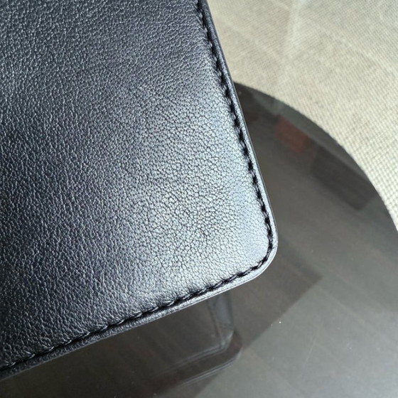 Image 1 of Borsa Chanel Seasonal Flap Mademoiselle - 28 cm in pelle di agnello trapuntata nera con finiture dorate, serie 23