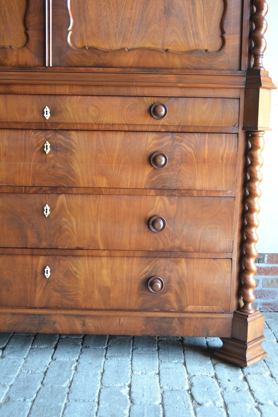 Image 1 of Mueble Biedermeier antiguo de madera de caoba.