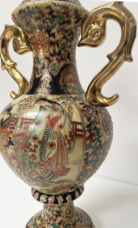 Image 1 of Display vase with Moriage design