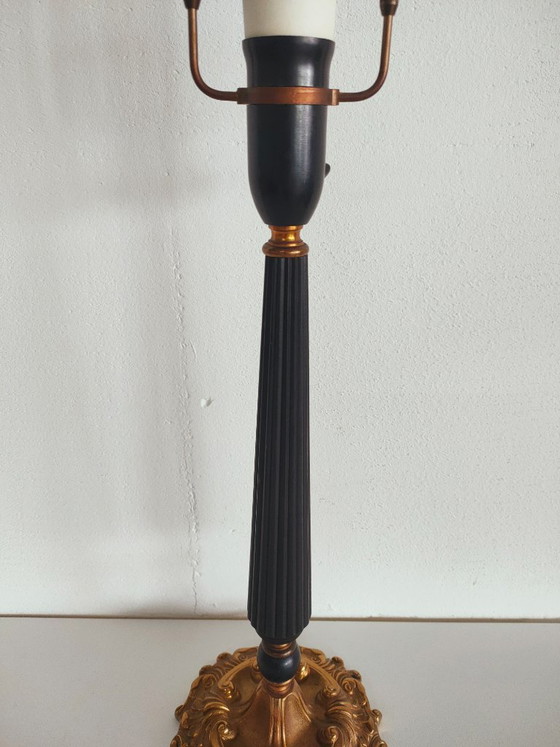 Imperial / Baroque (style) table lamp with fluted wooden stand & brass base – Other (photo 7 of 14)