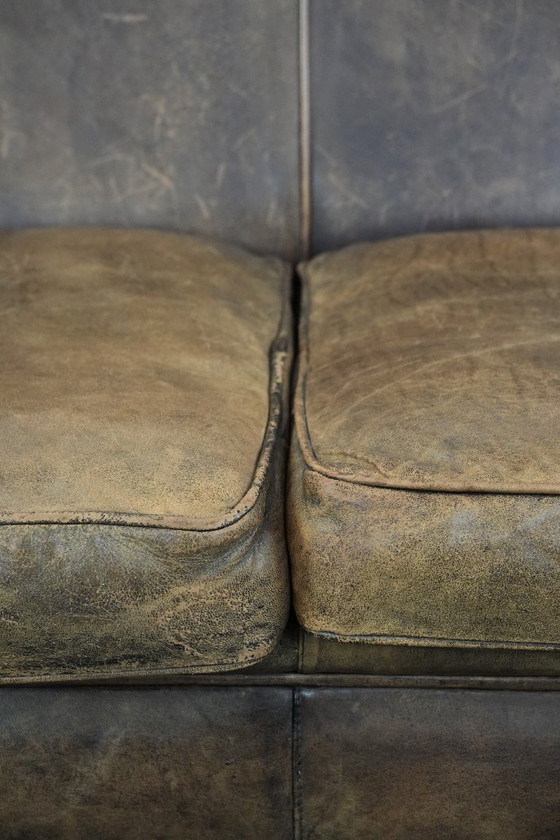 Image 1 of Vintage 2 zits bank gemaakt van cognac kleurig schapenleer in Engelse stijl