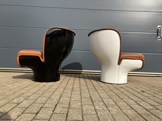 Image 1 of 2x Joe Colombo Elda Stuhl, cognacfarbenes Leder, schwarzes oder weißes Fiberglas