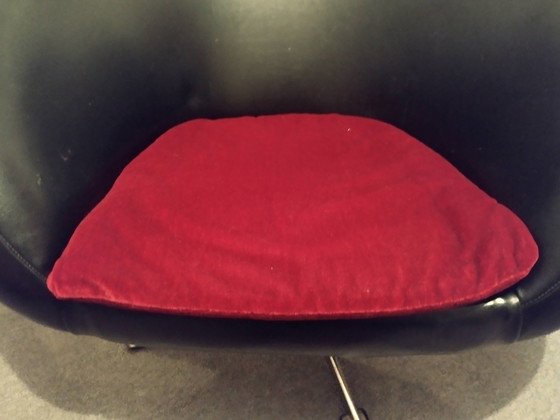 Image 1 of Cuscino in velluto Bogie nero rosso anni '70 per sedia a palloncino