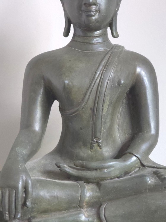 Antieke Bronzen Thaise Sukhothai Boeddha Akshobhya (47 cm) – Beeldhouwkunst (photo 4 of 14)