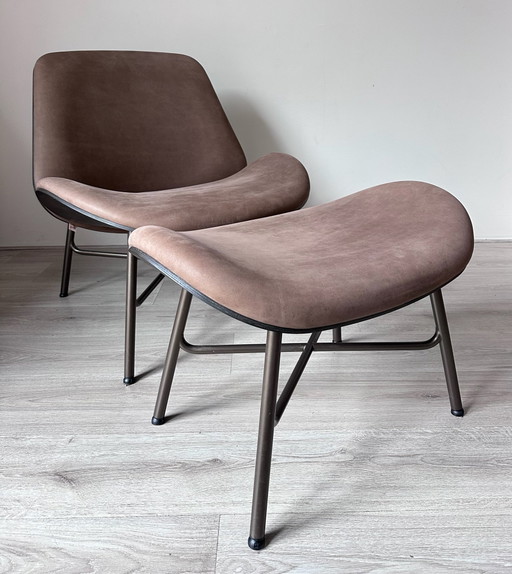 Pode Nihan met Hocker design fauteuil 