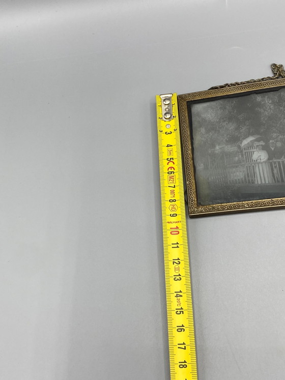 Paire de photographies ambrotypes sur verre dans leurs cadres en laiton – fin XIXe siècle (photo 8 of 10)