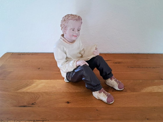 Vintage CALLEK Figurine - Young Boy Reading – Decorative Objects (photo 2 of 12)