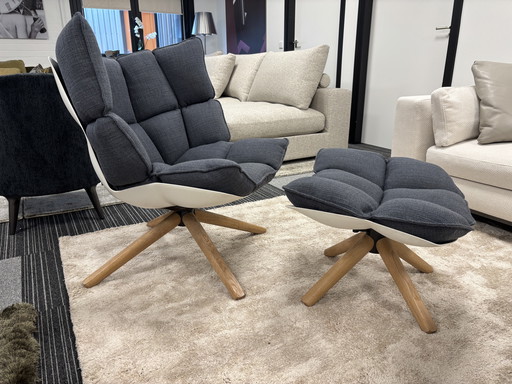 B&B Italia Lounge Chair + Ottoman In Stof Cat. A Astro