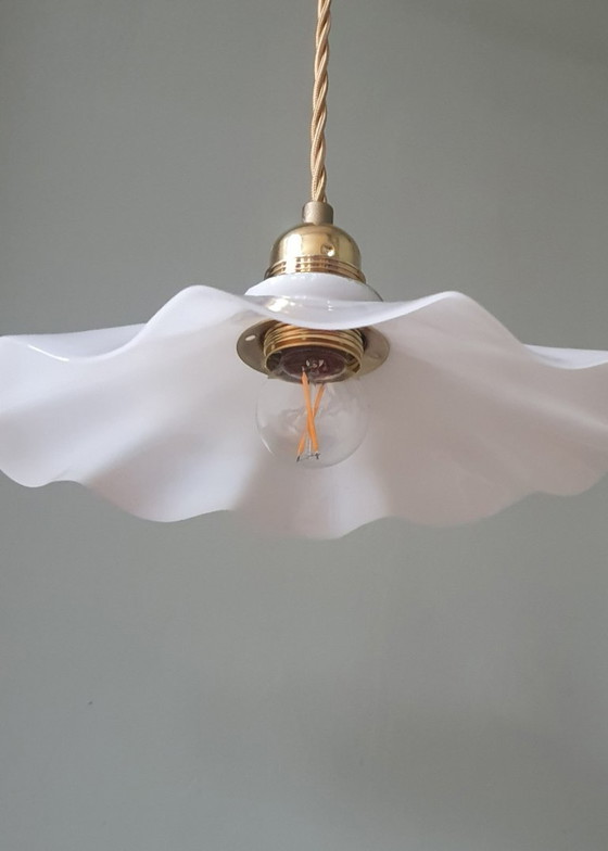 Vintage French Opaline pendant lamp with corrugated shade – Metal (photo 13 of 20)