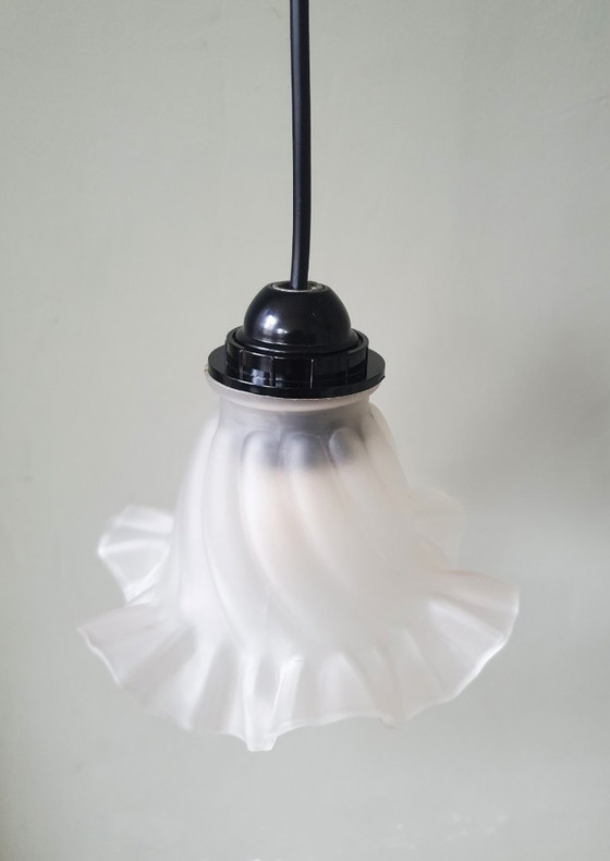 Image 1 of Klassiek Jaren 30 kapje met nieuw draad en fitting.