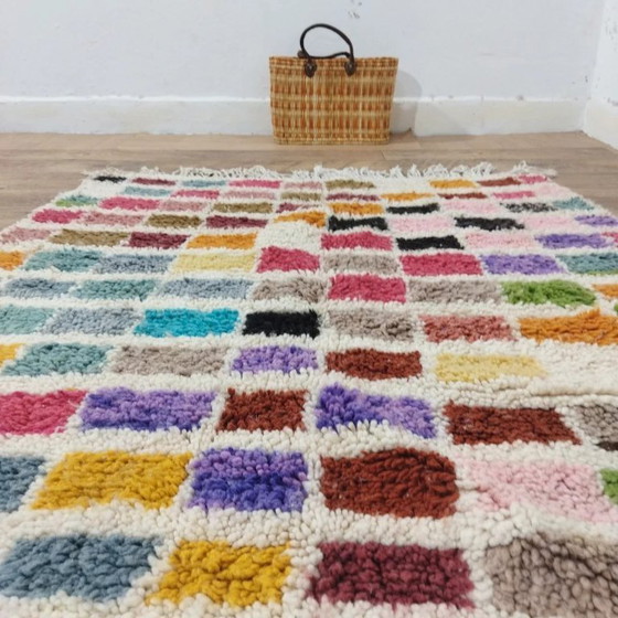 Image 1 of Azilal-Wollteppich, mehrfarbiges Mosaik – Patchwork, handgewebt (152×117 cm)