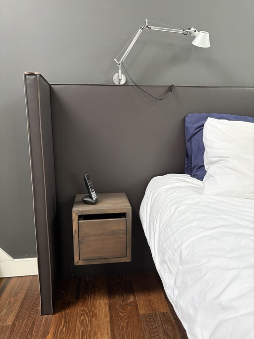 Splendida testiera in pelle di Piet Boon