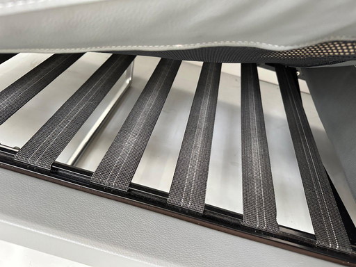 Divano di design Cassina Toot in pelle grigia per ufficio e soggiorno