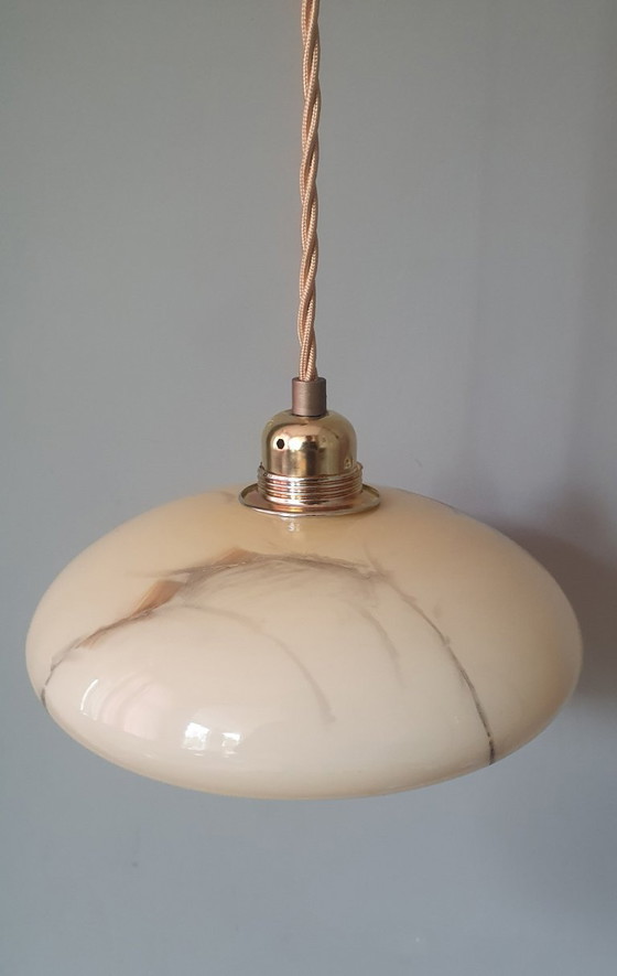 Image 1 of Lampada a sospensione vintage in vetro opalino effetto marmo, in stile Art Déco.