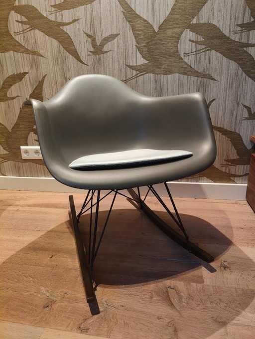 Eames Rar schommelstoel