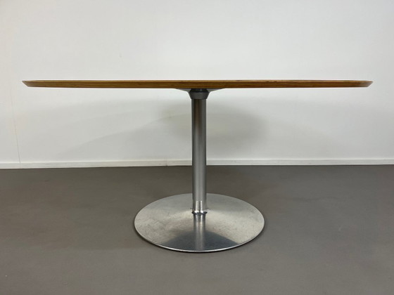 Image 1 of Sillas Artifort Little Tulip con mesa de comedor ovalada de Pierre Paulin, década de 1990