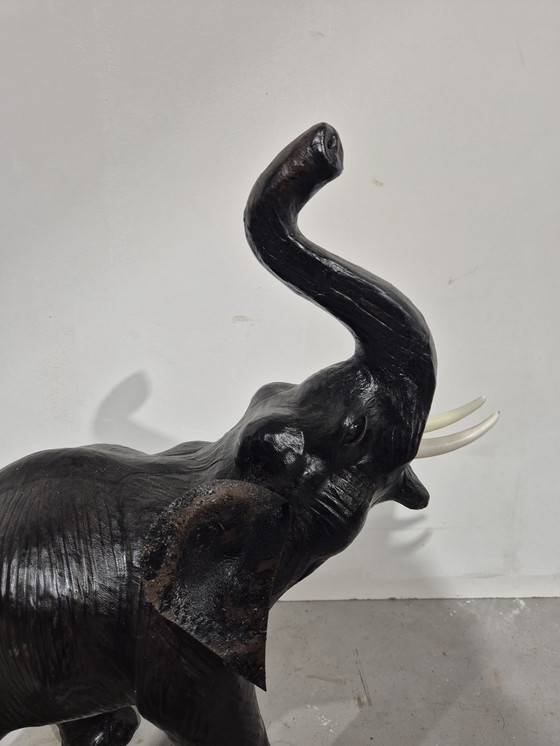 Image 1 of Vintage leren olifant in de stijl van de vrijheid