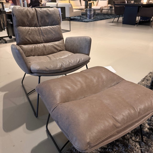 KFF Arva fauteuil met poef