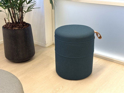 Pouf Bolia Grab Petit Ø40 Bleu OOOJA Design – hockers en poefs, Leather, Textile