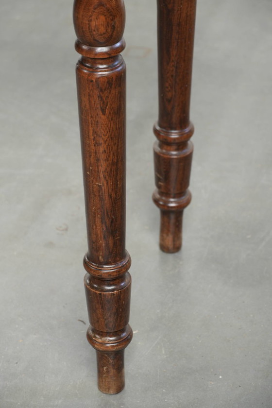 Image 1 of Antique English oak side table/hall/corridor table from the early 19th century with a beautiful appearance.
