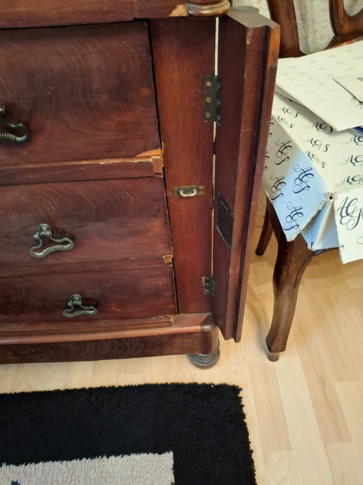 Kommode aus Arztschrank, Ende des neunzehnten Jahrhunderts