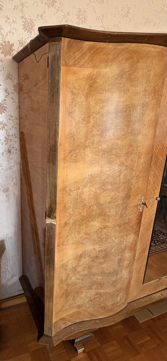 Image 1 of Ampio armadio vintage in radica di noce - stile Art Déco