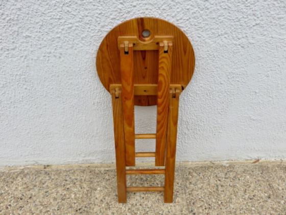 Taburete plegable al estilo de Roger Tallon o Adrian Reed, años 70-80. – Wood (photo 10 of 11)