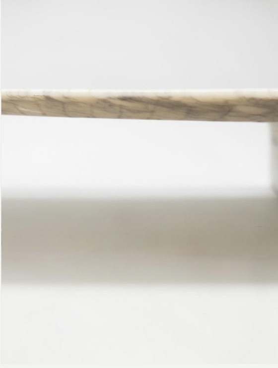 Image 1 of Originele ovale Knoll Tulip eettafel (grootste model: 244cm) Carrara marmer
