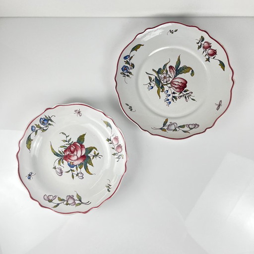 Set aus 2 handbemalten Keramikschalen mit Blumenmuster