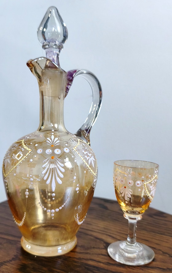 Wunderschöne Antike Böhmische Bernsteinfarbene Glaskaraffe & Likörglas-Set – Handbemaltes Hoch-Email, ca. (photo 8 of 12)
