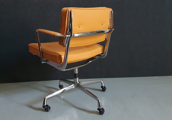 Image 1 of Sedia intermedia Herman Miller ES102 di Charles & Ray Eames
