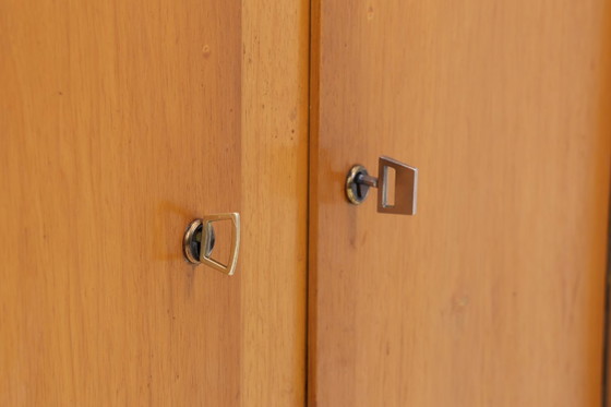 Image 1 of Armoire à linge vintage de Wilhelm Höltkemeyer années 60 | Mid Century Armoire à compartiments en bois Rangement rétro #05-88